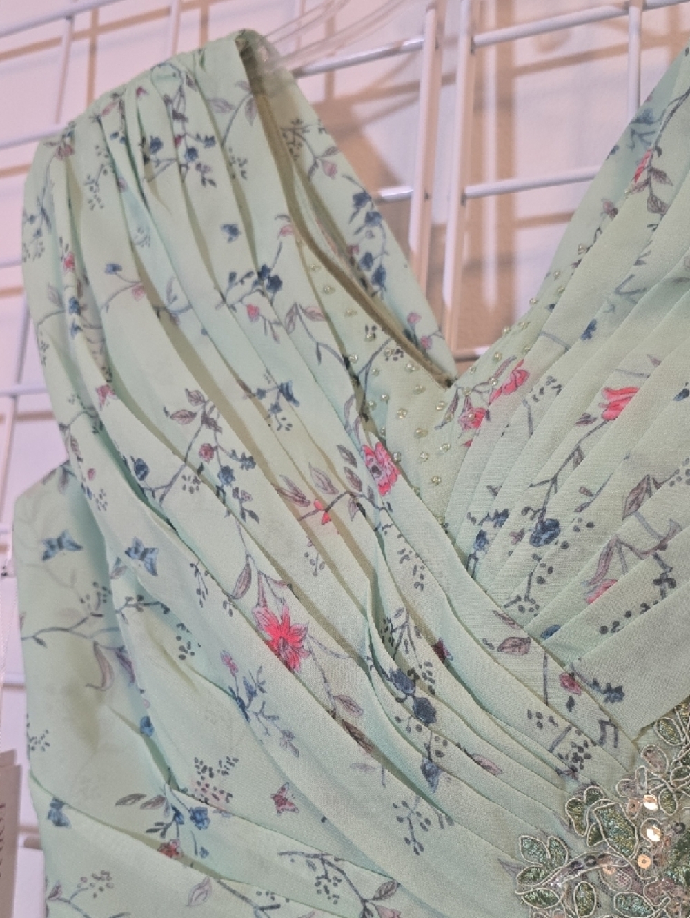 Formal Dress NWT Mint Green Floral High-Low Chiffon Dress Beaded Waist Size 8 - Picture 6 of 16